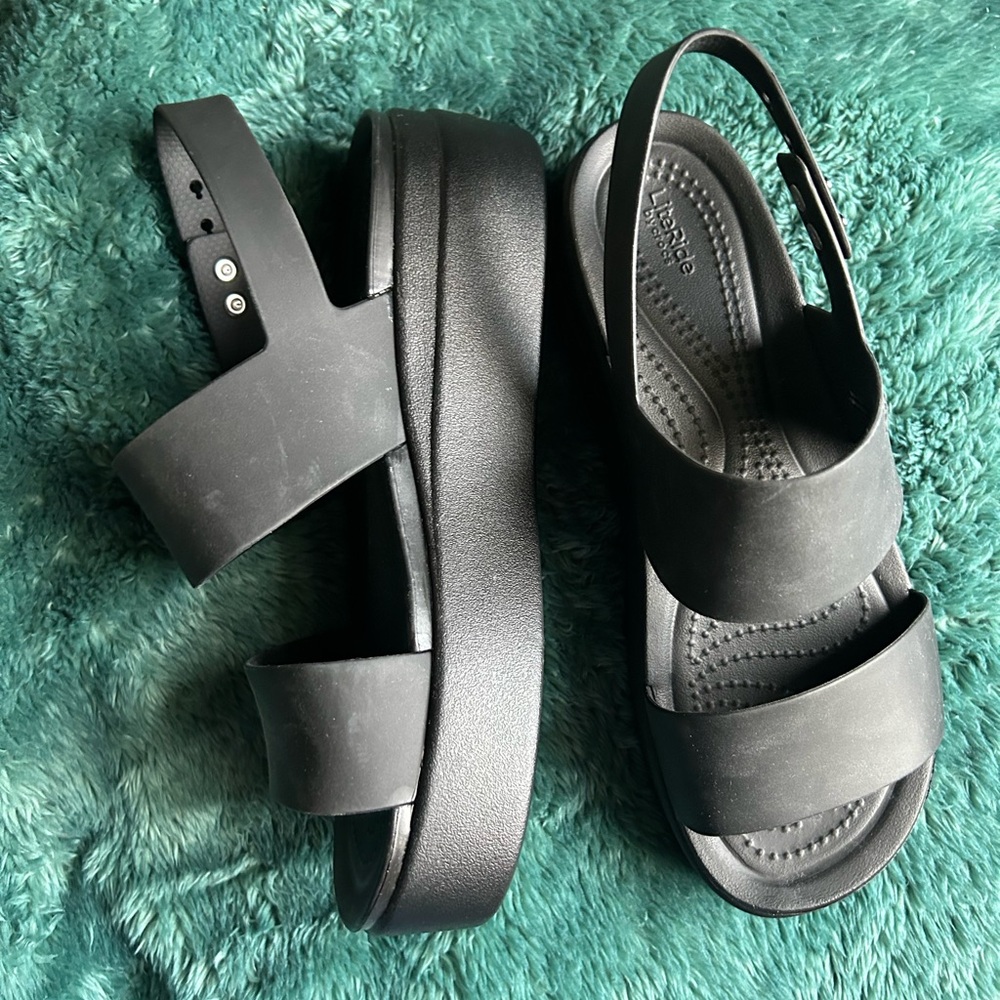 Crocs Brooklyn Sandals